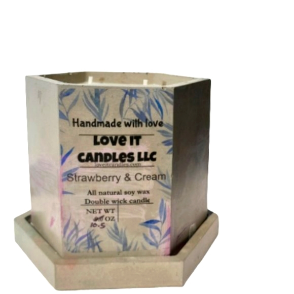 Strawberry and Cream all-natural soy wax candle 10.5 oz - Picture 2 of 7